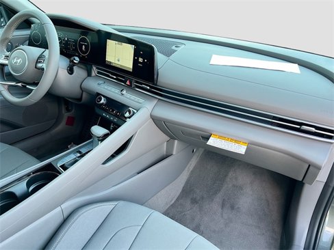 New 2025 Hyundai Elantra SEL image 27