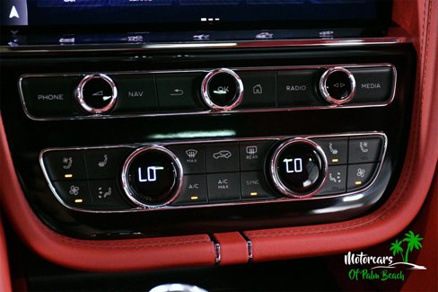 Used 2022 Bentley Bentayga image 37