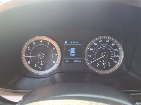 Used 2022 Hyundai Venue SEL image 16