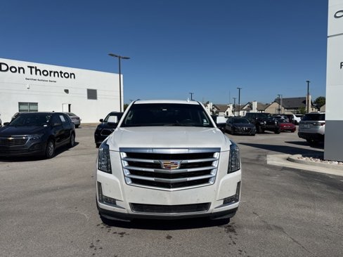 Used 2016 Cadillac Escalade Premium image 2
