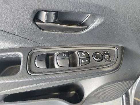 Used 2023 Nissan Versa S image 11
