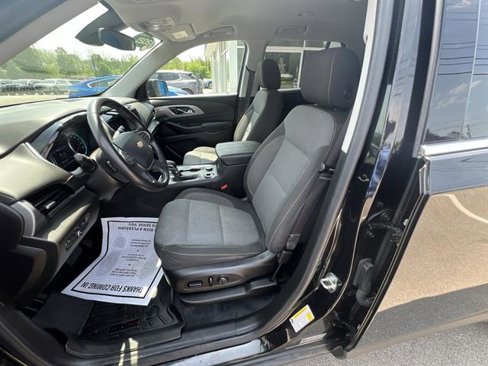 Used 2021 Chevrolet Traverse LT image 20