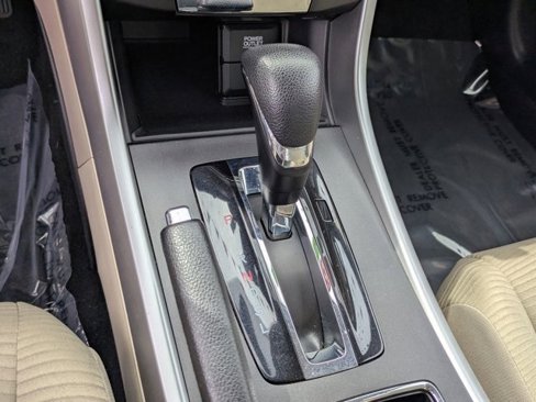 Used 2015 Honda Accord LX image 19