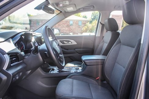 Used 2020 Chevrolet Traverse LS image 11