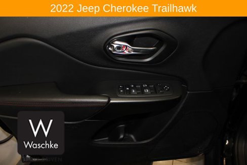 Used 2022 Jeep Cherokee Trailhawk image 15