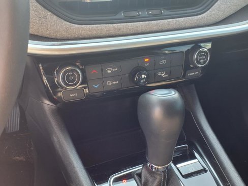 Used 2022 Jeep Compass Latitude image 6