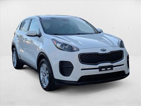 Used 2018 Kia Sportage LX image 3