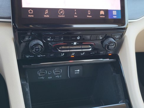 Used 2022 Jeep Grand Cherokee Limited image 23