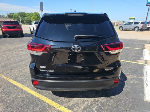 Used 2019 Toyota Highlander XLE image 6