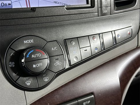 Used 2014 Toyota Sienna Limited image 23