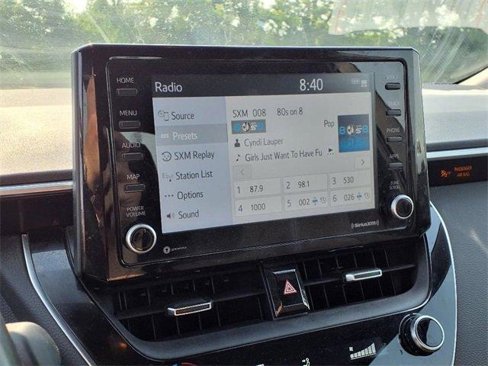 Used 2022 Toyota Corolla SE image 11