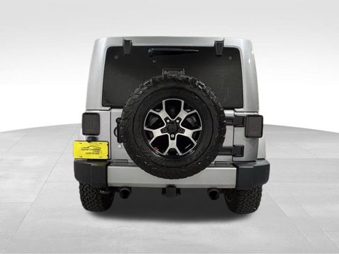 Used 2016 Jeep Wrangler Unlimited Sahara w/ Connectivity Group image 16