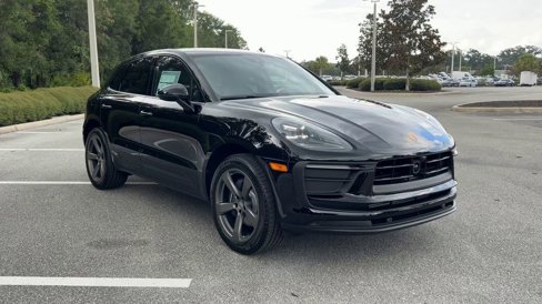 New 2026 Porsche Macan image 2