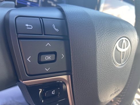 New 2025 Toyota Crown Signia image 19