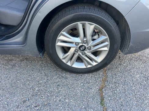 Used 2019 Hyundai Elantra SEL image 19