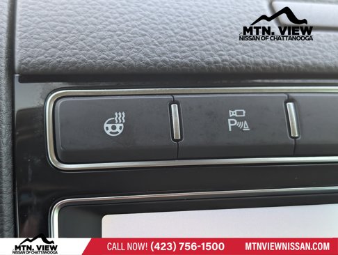 Used 2017 Volkswagen Touareg Sport image 20