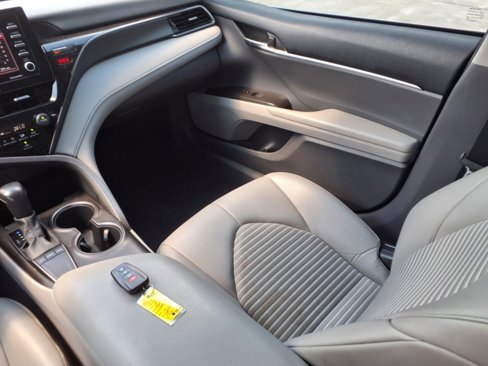 Used 2022 Toyota Camry SE image 20