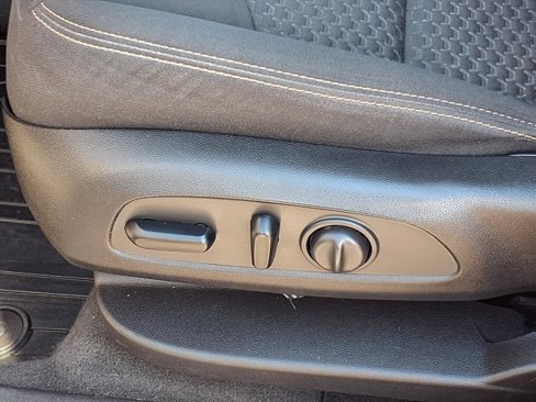 Used 2018 GMC Terrain SLE w/ Driver Convenience Package image 4