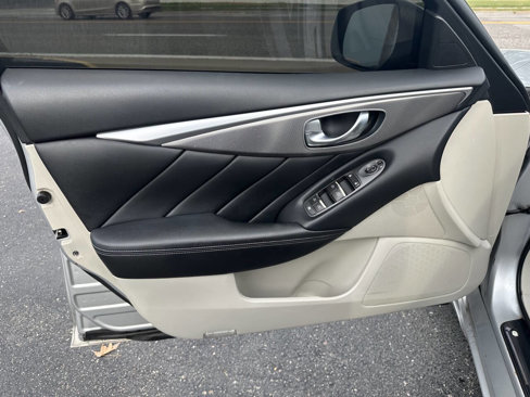 Used 2014 INFINITI Q50 AWD w/ Navigation Package image 17