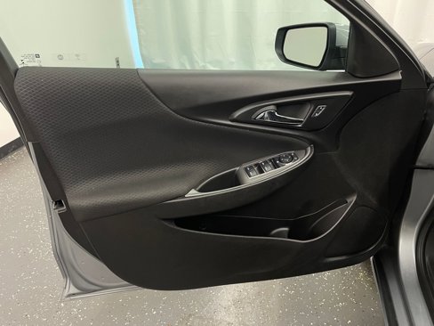Used 2023 Chevrolet Malibu LT image 9