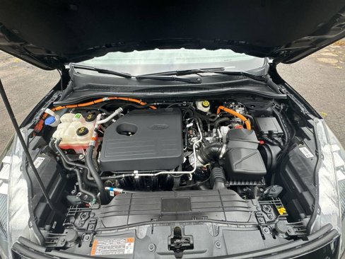 Used 2020 Ford Escape Titanium image 25