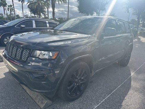 Used 2018 Jeep Grand Cherokee Altitude image 1