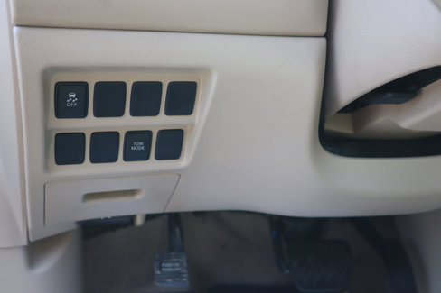 Used 2015 Nissan Pathfinder SV w/ Cargo Package image 15