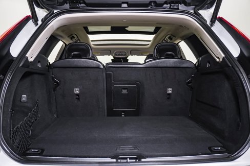 Used 2022 Volvo XC60 T8 Inscription w/ Advanced Package image 26