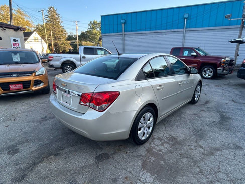 Used 2014 Chevrolet Cruze LS image 12