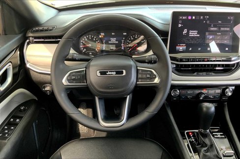 Certified 2024 Jeep Compass Limited image 5