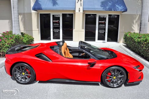 Used 2023 Ferrari SF90 Spider image 12
