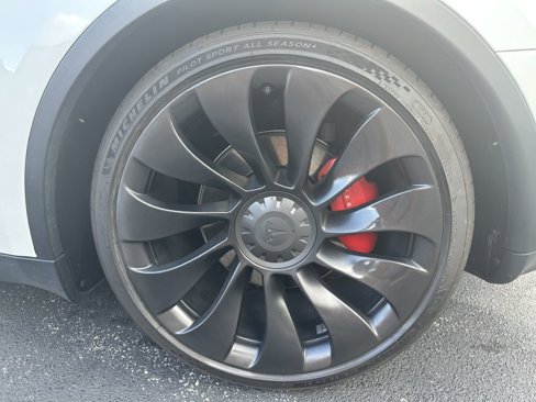 Used 2022 Tesla Model Y Performance image 17