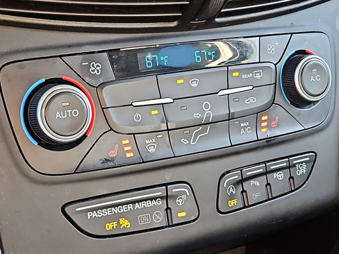 Used 2018 Ford Escape Titanium image 16