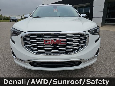 Used 2019 GMC Terrain Denali image 2
