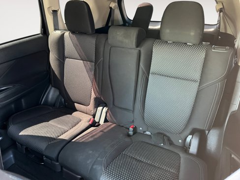 Used 2020 Mitsubishi Outlander ES image 13