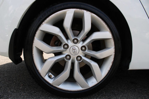 Used 2013 Hyundai Veloster w/ Style Pkg image 22