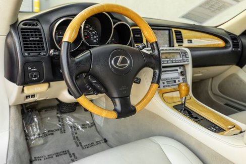 Used 2004 Lexus SC 430 Convertible image 6