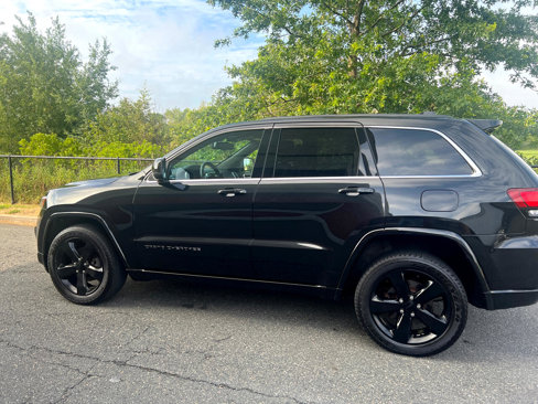 Used 2015 Jeep Grand Cherokee Altitude image 3