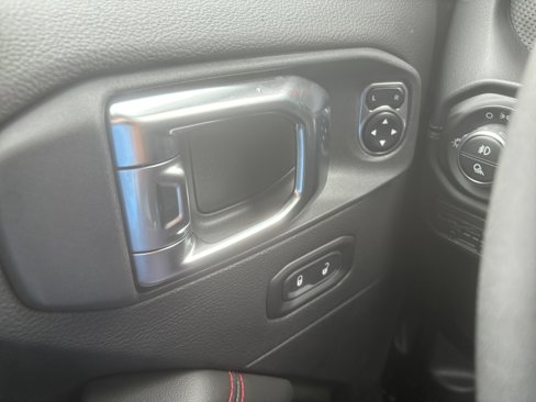 New 2025 Jeep Gladiator Rubicon image 20