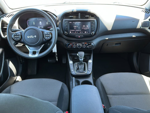 Used 2023 Kia Soul LX w/ LX Technology Package image 26