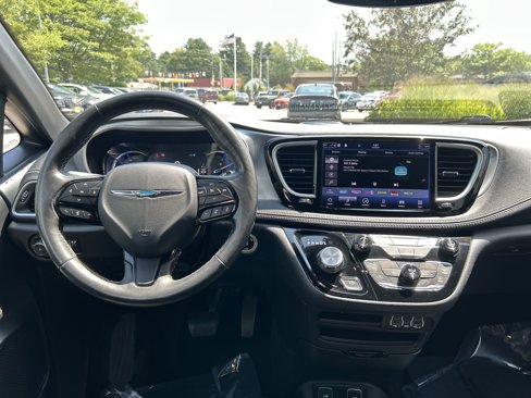 Used 2021 Chrysler Pacifica Touring w/ S Appearance Package image 20