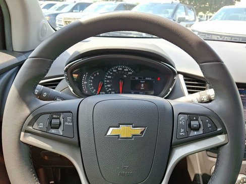 Certified 2022 Chevrolet Trax LT w/ LT Convenience Package image 19