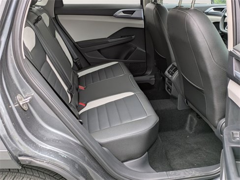 New 2025 Volkswagen Taos SEL image 29