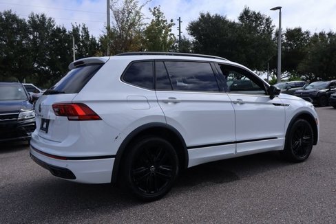 Used 2022 Volkswagen Tiguan SE R-Line image 7