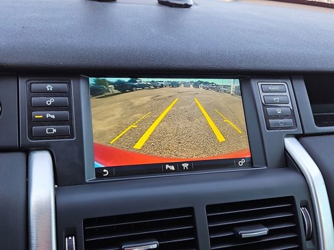 Used 2017 Land Rover Discovery Sport SE image 16