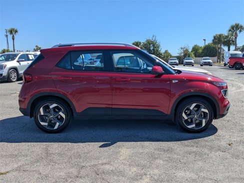 Used 2022 Hyundai Venue Limited image 4