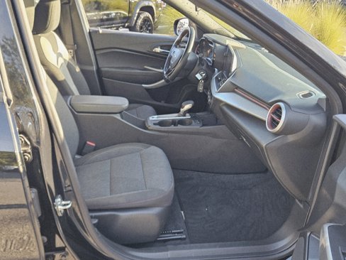 Used 2024 Chevrolet Trax RS w/ Sunroof Package image 19