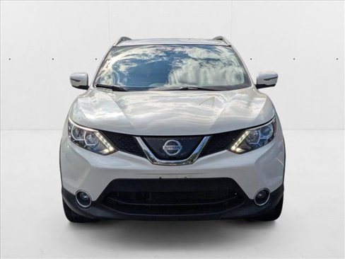 Used 2019 Nissan Rogue Sport SV w/ Technology Package image 2