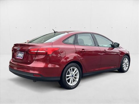 Used 2017 Ford Focus SE image 5