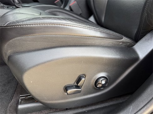 Used 2019 Jeep Cherokee Limited image 12